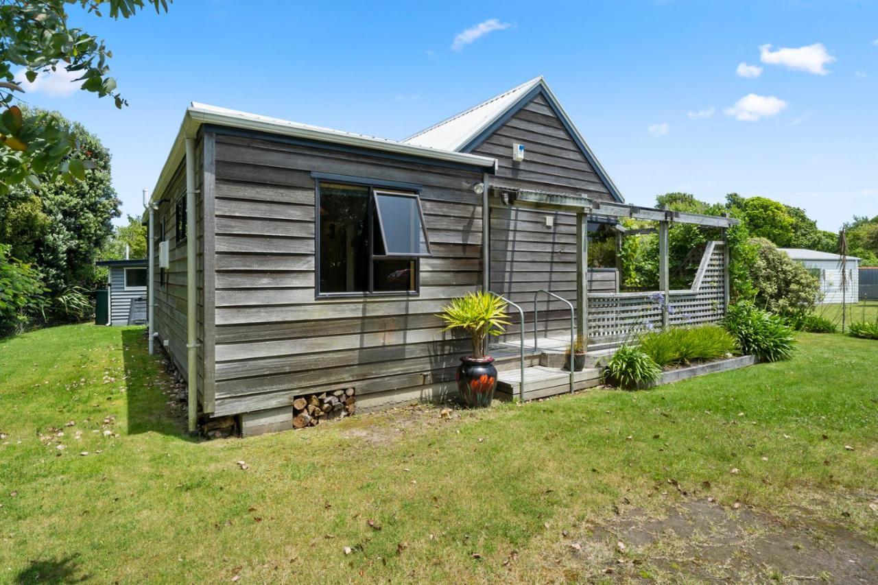 Waimea Cottage - Waikanae Holiday Home Экстерьер фото