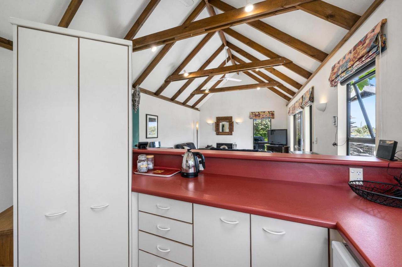 Waimea Cottage - Waikanae Holiday Home Экстерьер фото