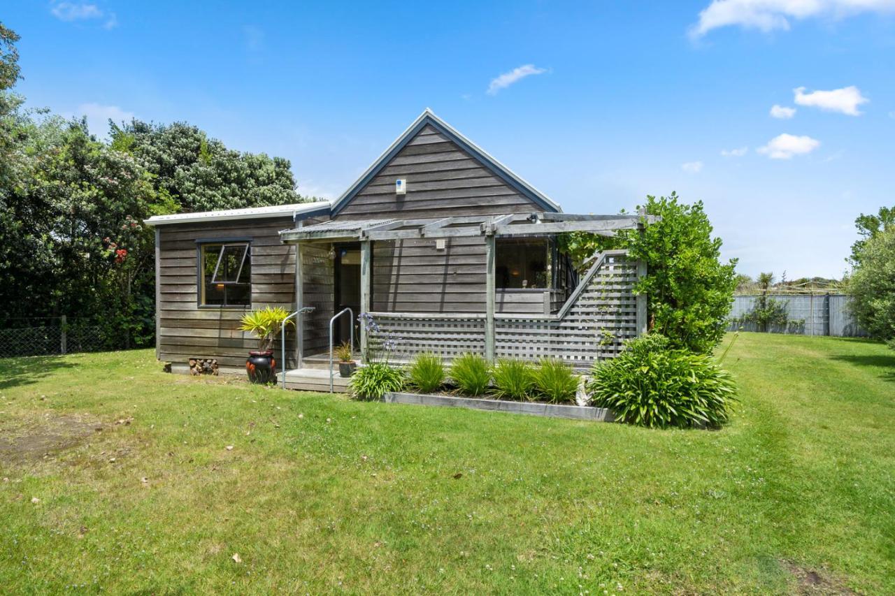 Waimea Cottage - Waikanae Holiday Home Экстерьер фото