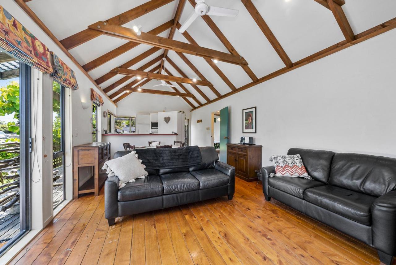Waimea Cottage - Waikanae Holiday Home Экстерьер фото