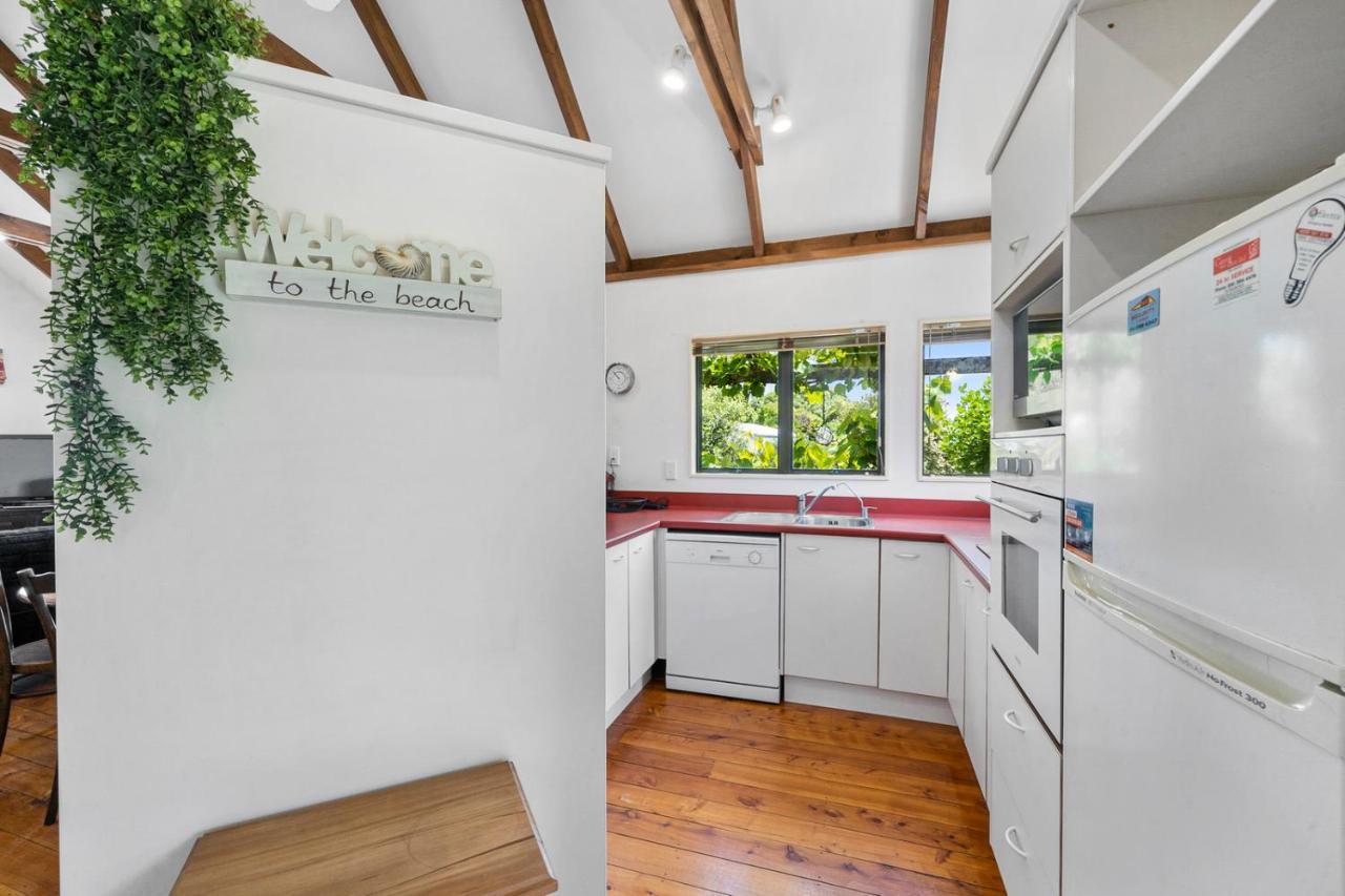 Waimea Cottage - Waikanae Holiday Home Экстерьер фото